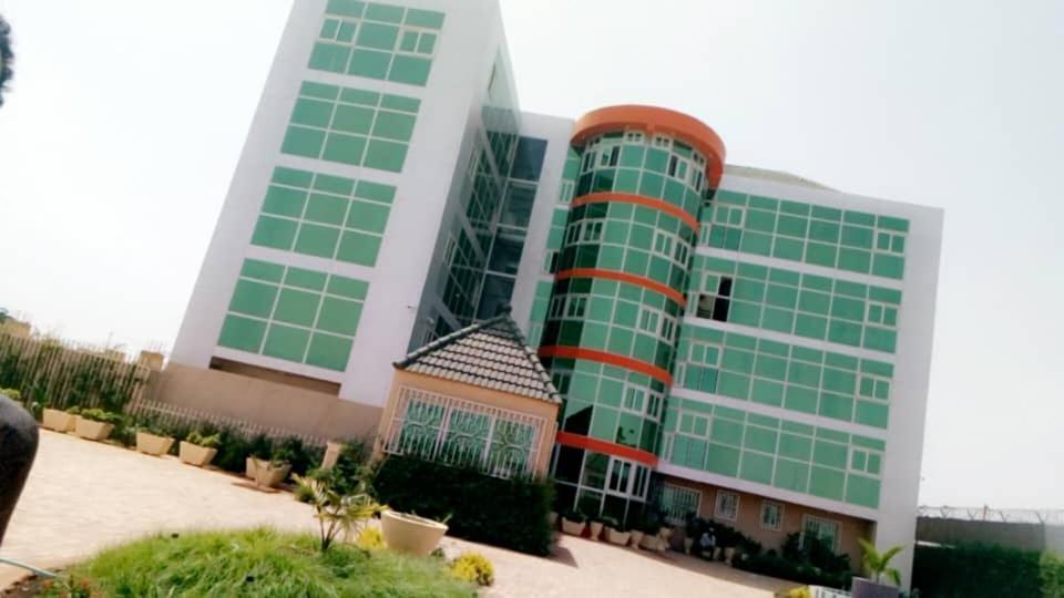 Hotel Univers 3 Aeroport Luxe Niamey Exterior foto