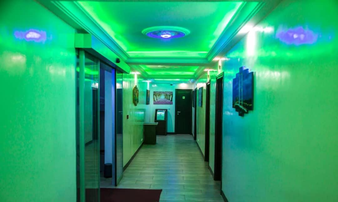 Hotel Univers 3 Aeroport Luxe Niamey Exterior foto